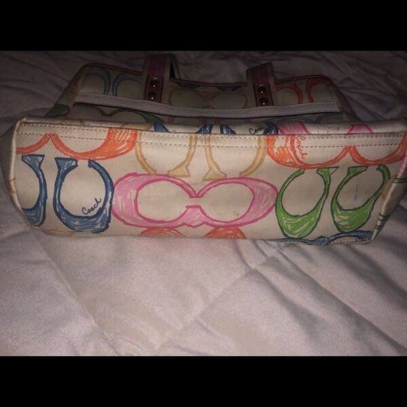 Coach Hampton Scribble Multicolor CC Logo Handbag – Iconic Y2K Style! - Picture 4 of 8